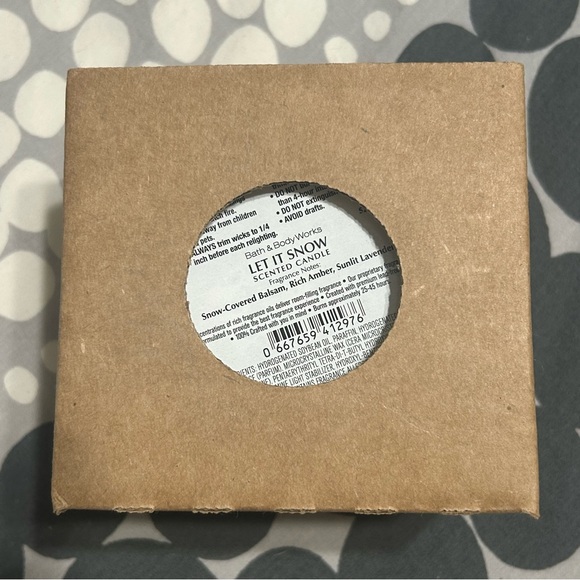 Bath & Body Works Let It Snow 3 Wick Candle - Picture 2 of 2